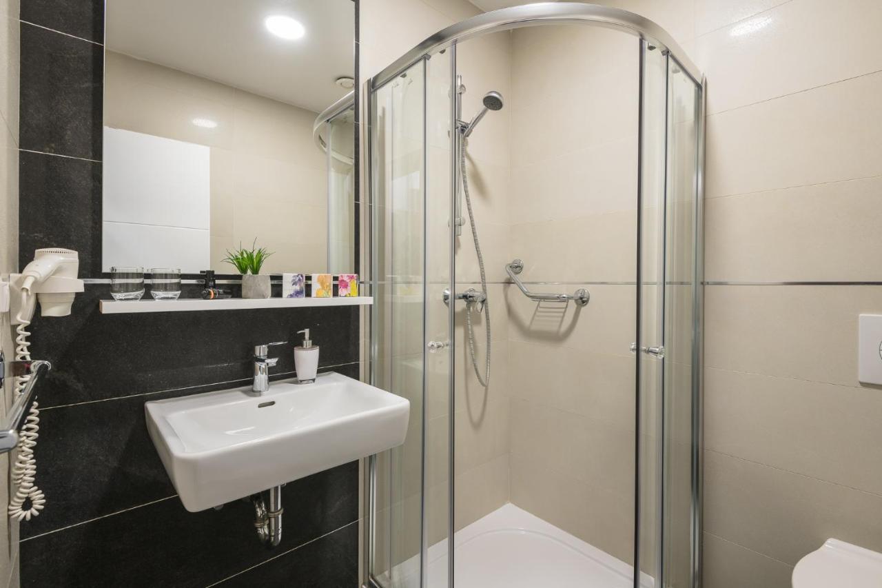 Sky Apartments Чилипи Экстерьер фото