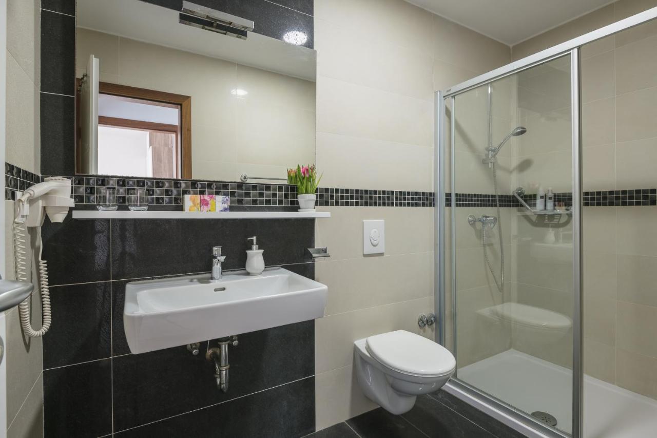 Sky Apartments Чилипи Экстерьер фото