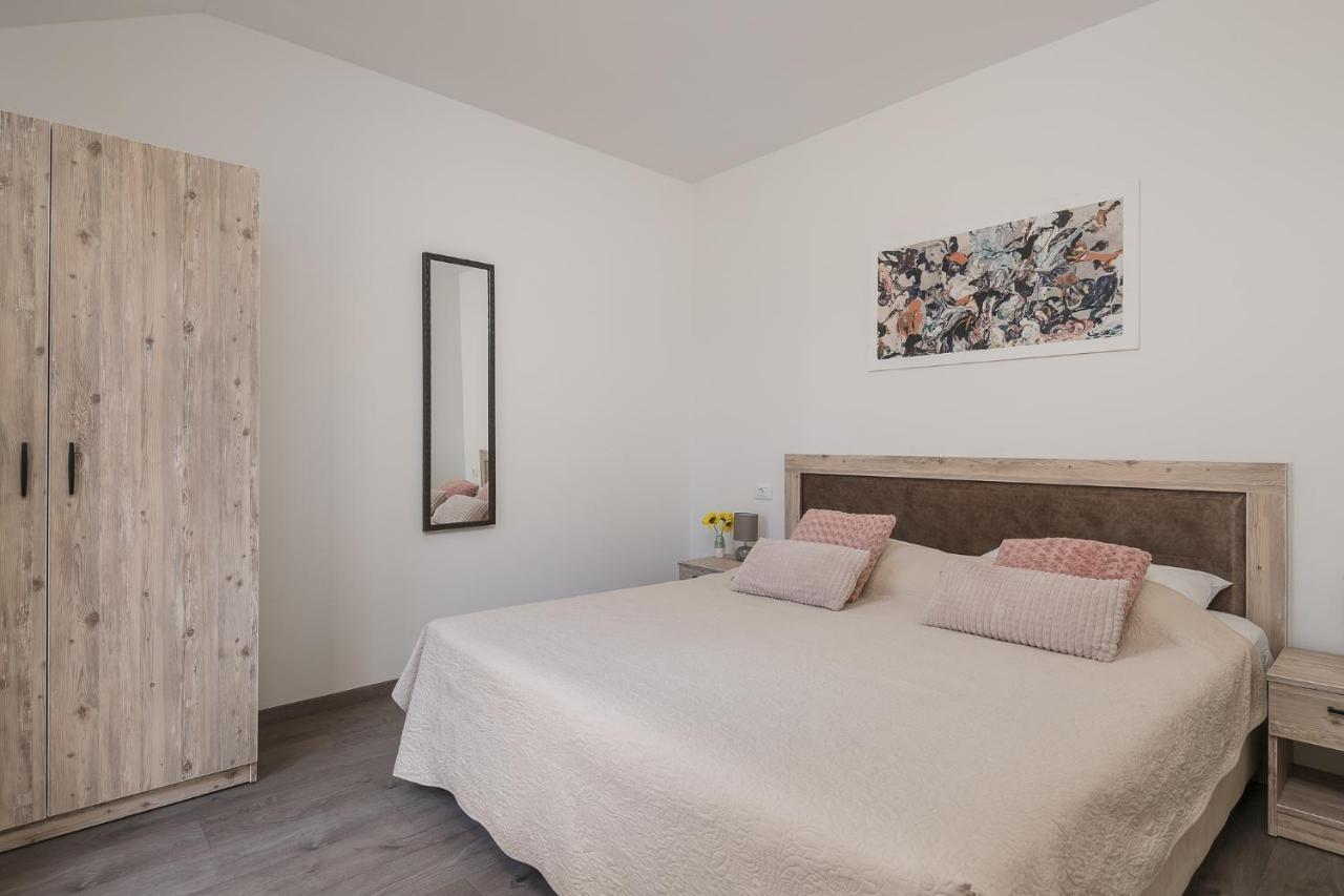 Sky Apartments Чилипи Экстерьер фото
