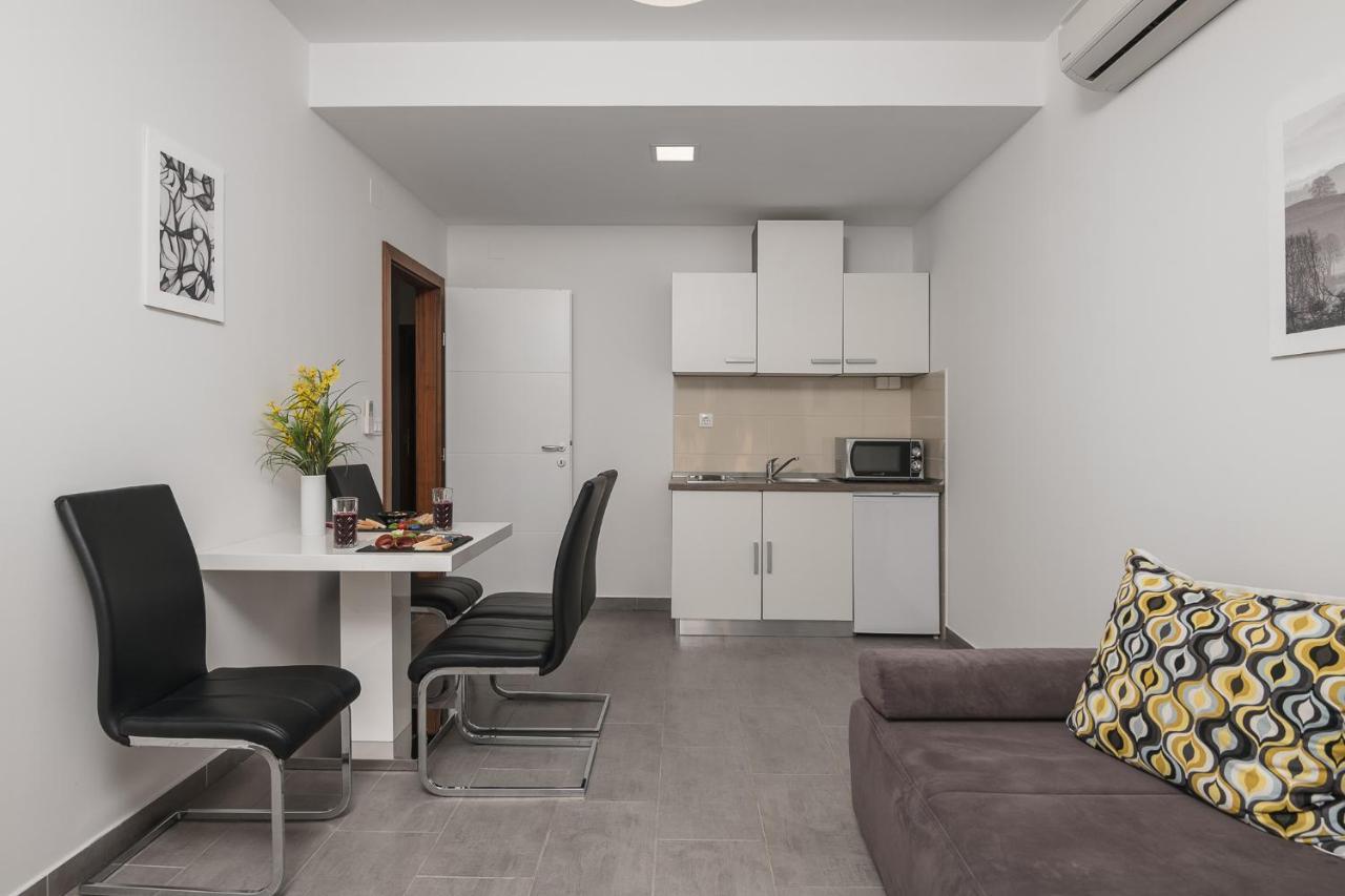 Sky Apartments Чилипи Экстерьер фото