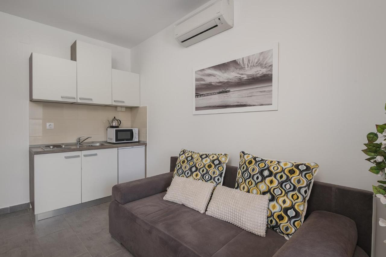 Sky Apartments Чилипи Экстерьер фото